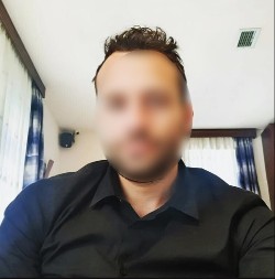    NJEGOVO TELO SU PRONAŠLI ISPRED ULAZA Policija po ulasku u stan zatekla jeziv prizor